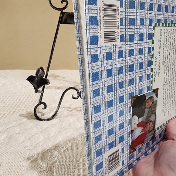 Gooseberry Patch Celebrate the Seasons Book 1 Christmas Crafts Baking Decor Idea - Picture 7 of 9